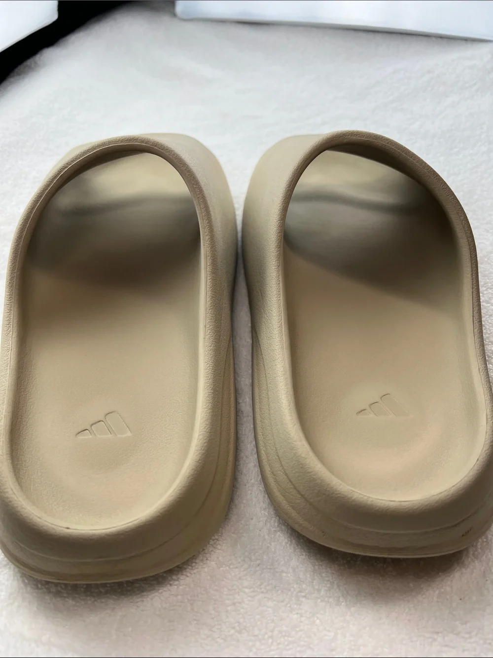 ADIDAS 13 Yeezy Slide Desert Sand Original Comfort Foam Sandal Slip-On Flip Flop